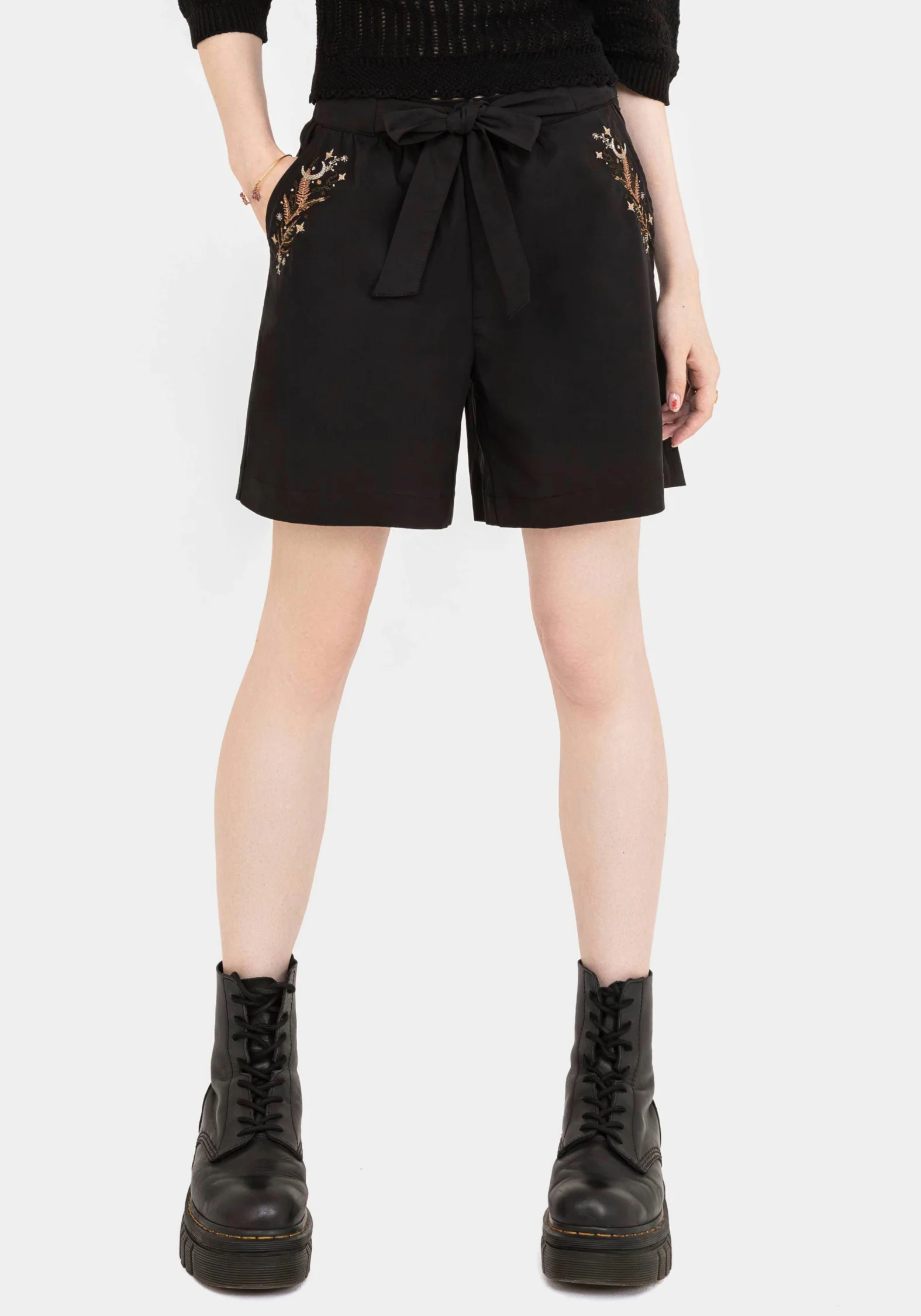 Abellona Embroidered Belted Short - Image 5
