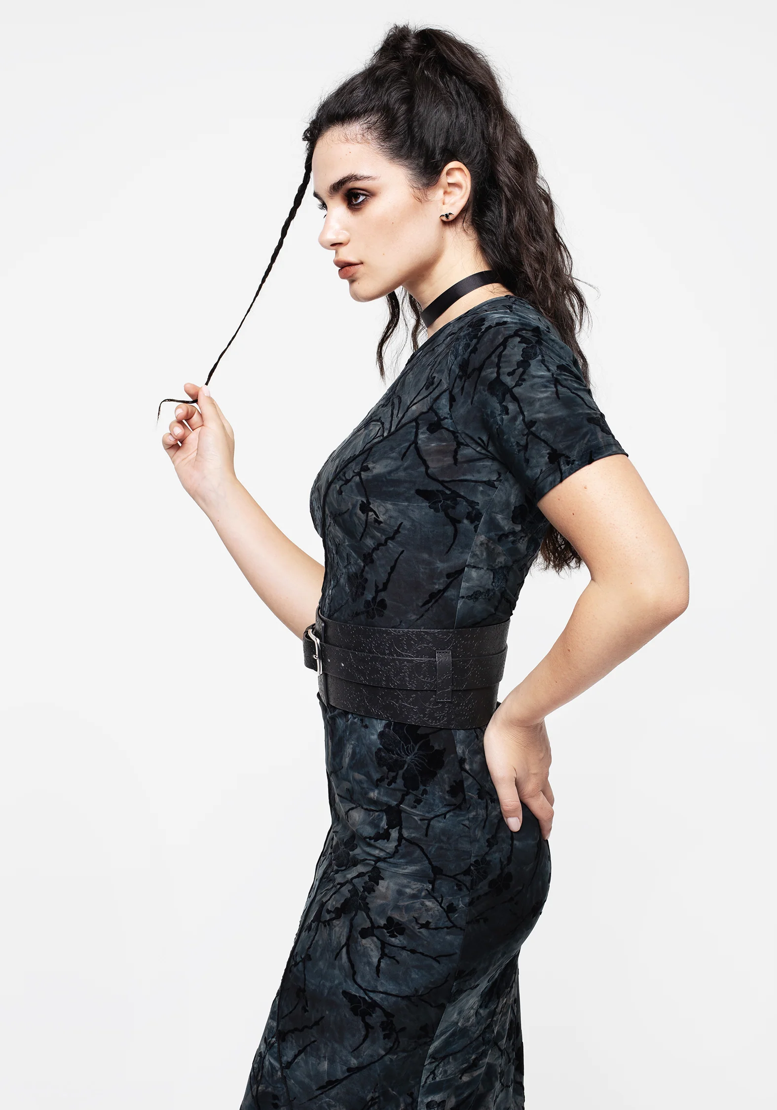 Bathory Floral Embossed Waist Belt - Image 7