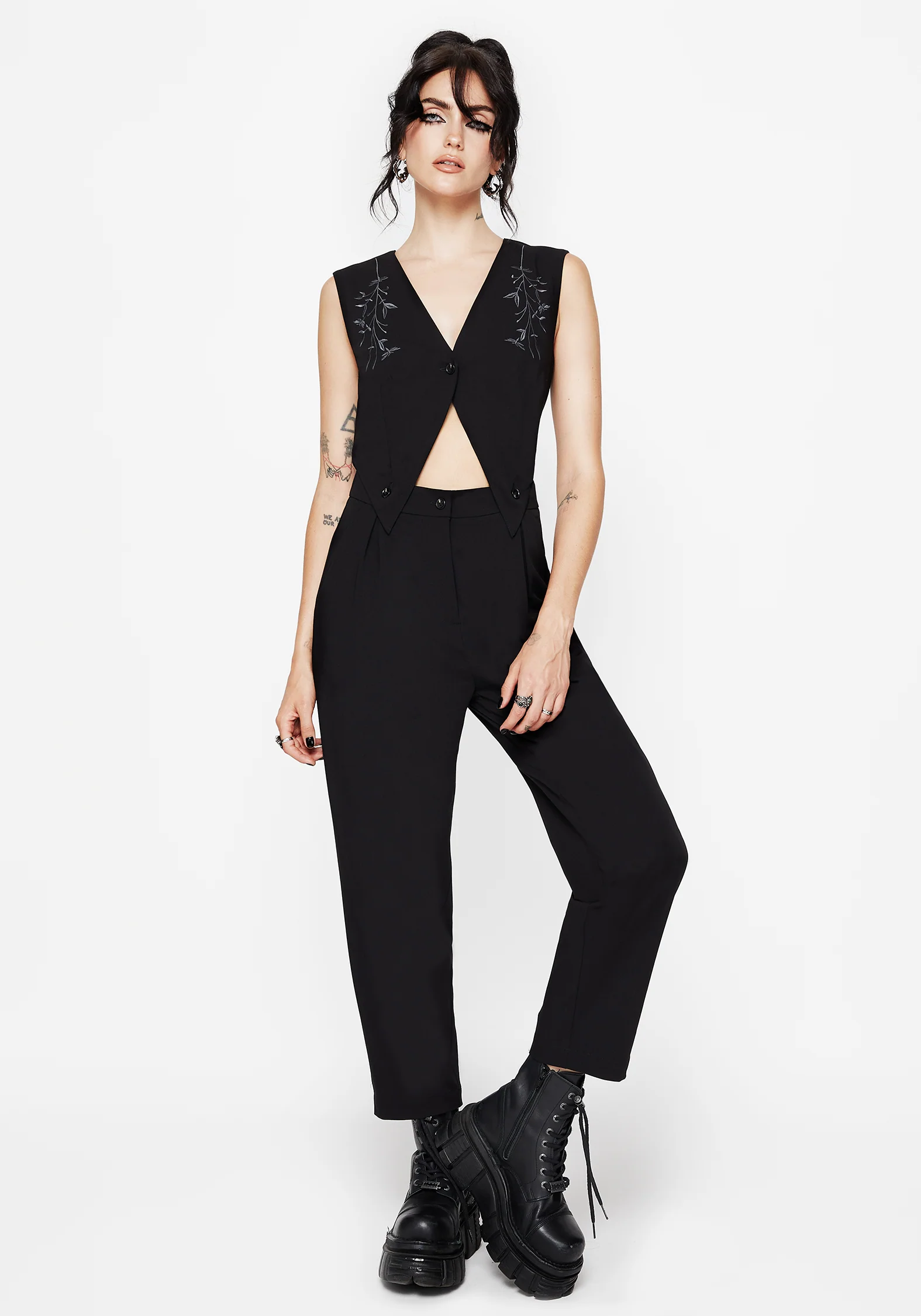 Damona Tailored Waistcoat and Trouser Set - Image 4