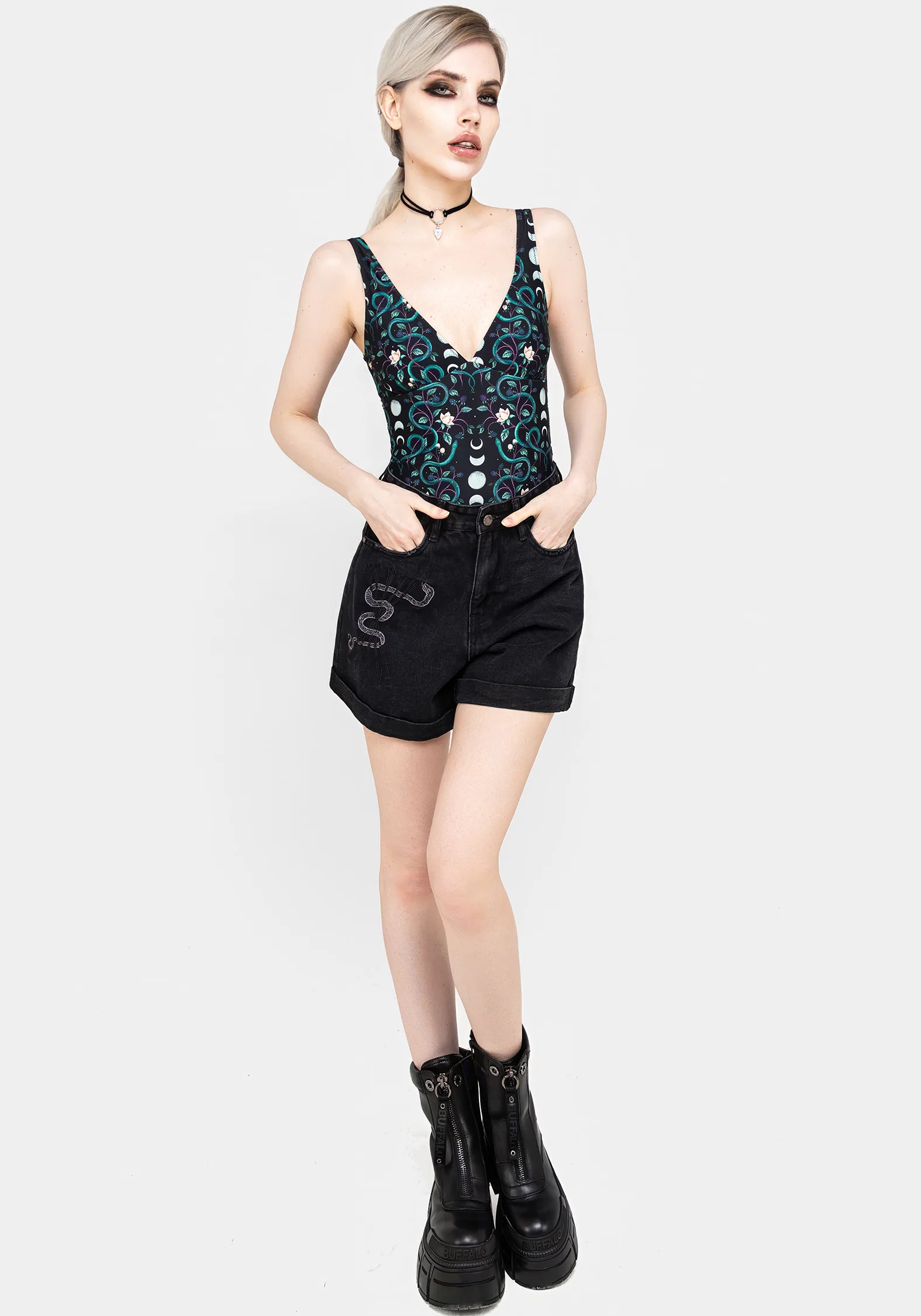 Heroica Embroidered Denim Mom Shorts - Image 4