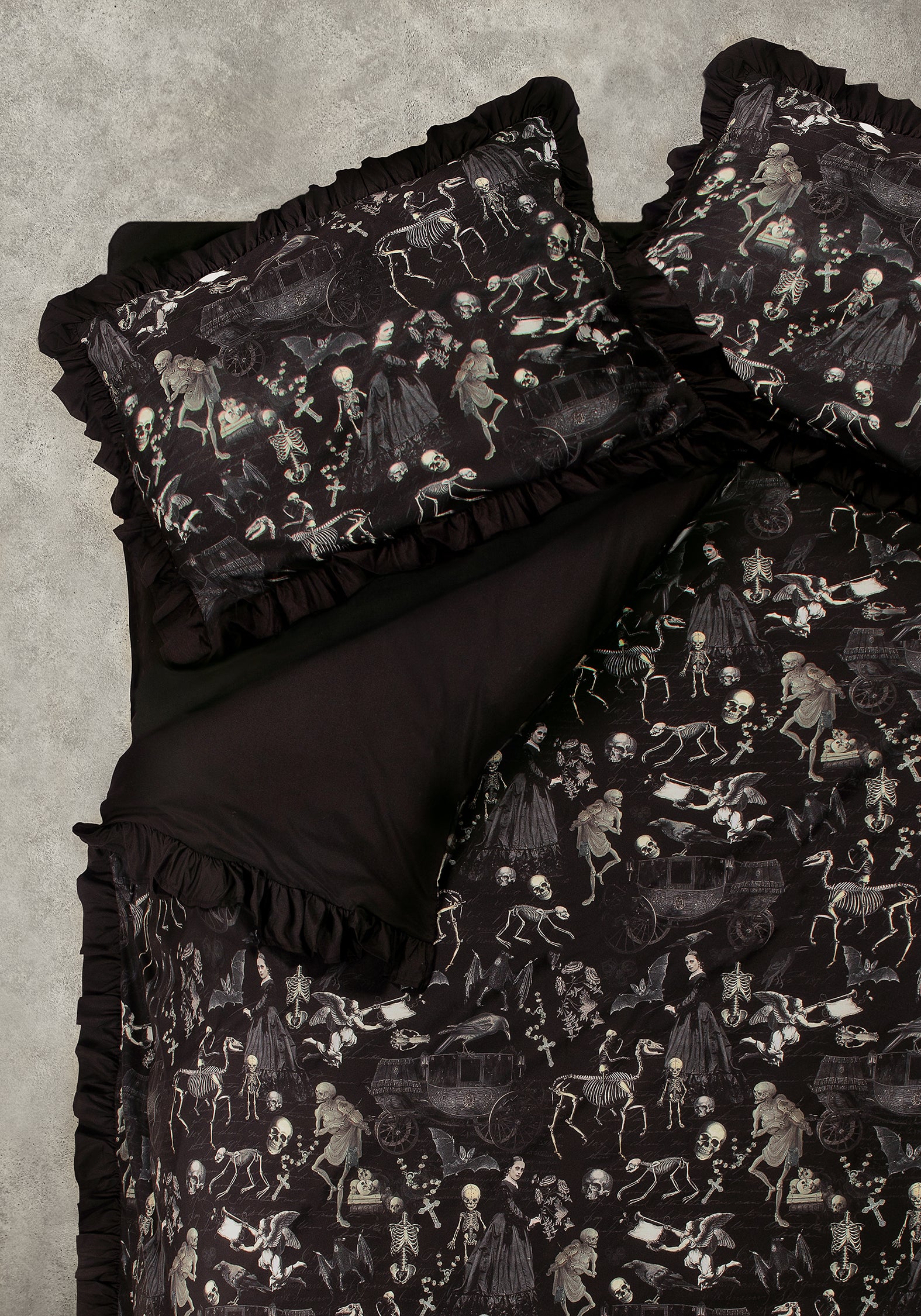 Melancholia Ruffle Bedding Set - UK King - Image 3
