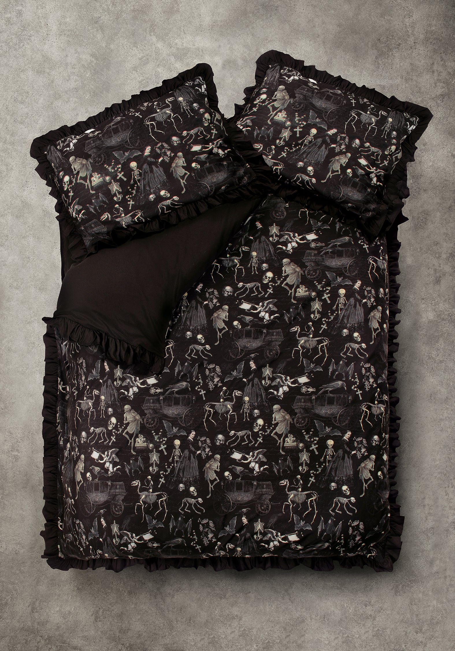 Melancholia Ruffle Bedding Set - UK King - Image 5